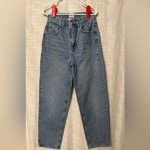 Barrel leg, high wasted jeans